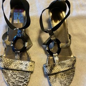 Laura Ashley‎ Black Gray Snakeskin Strappy Sandals